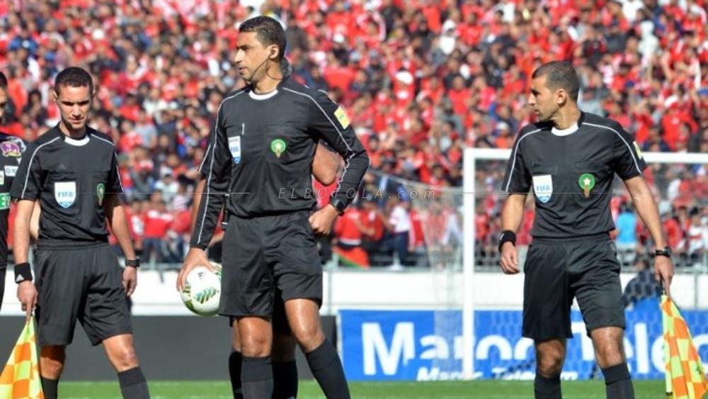 الجامعة تعين الطاقم التحكيمي لمباراة "أ.خريبكة" و "ن.بركان" برسم مؤجل ثمن نهائي كأس العرش