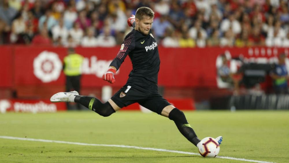 حارس إشبيلية واجه الريال وابنته في المستشفى