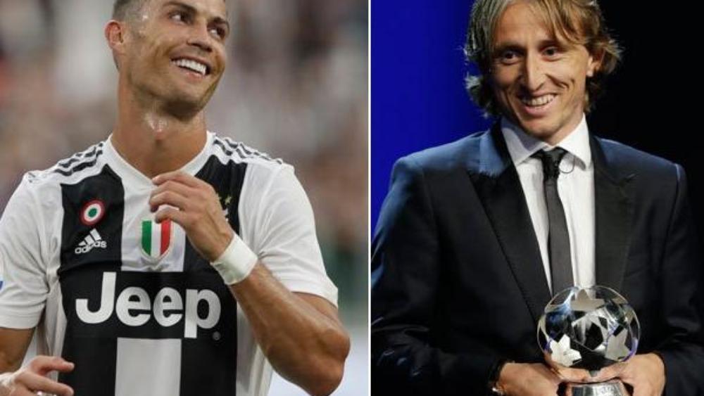 رونالدو يُهنيء مودريتش "علناً" بتتويجه بجائزة "The Best"
