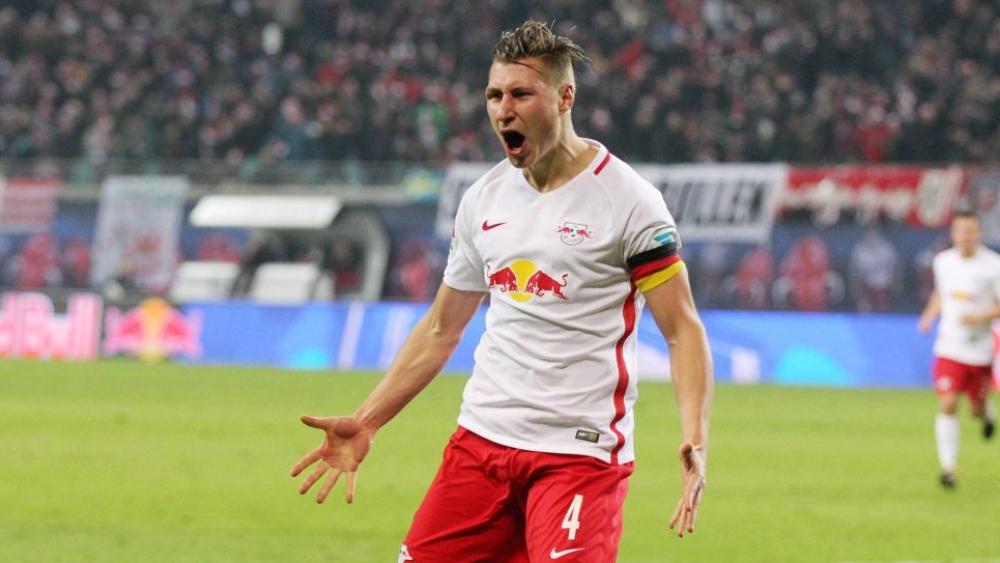 قائد لايبزيج يعلن قراره باللعب لمنتخب المجر