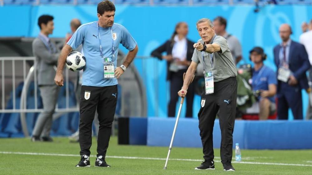 مدرب الأوروغواي يدخل موسوعة "جينيس"