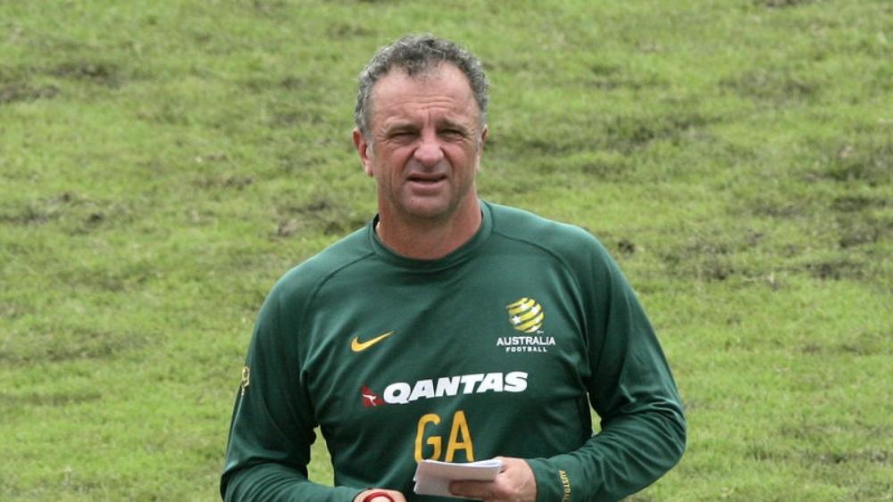 مدرب أستراليا يبحث عن مواهب جديدة قبل كأس آسيا