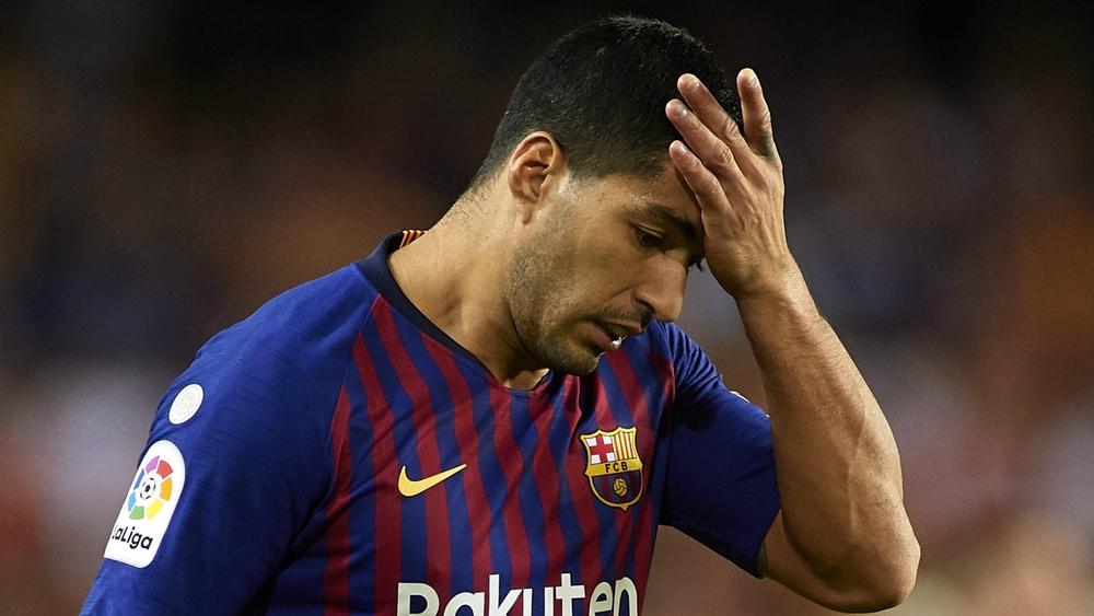 سواريز مصاب وسيبقى في برشلونة للتعافي