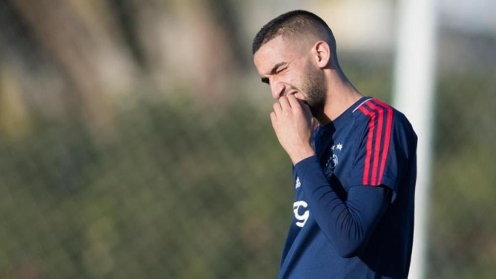 دولي هولندي سابق يُحذِّر زياش من الانتقال إلى إيفرتون