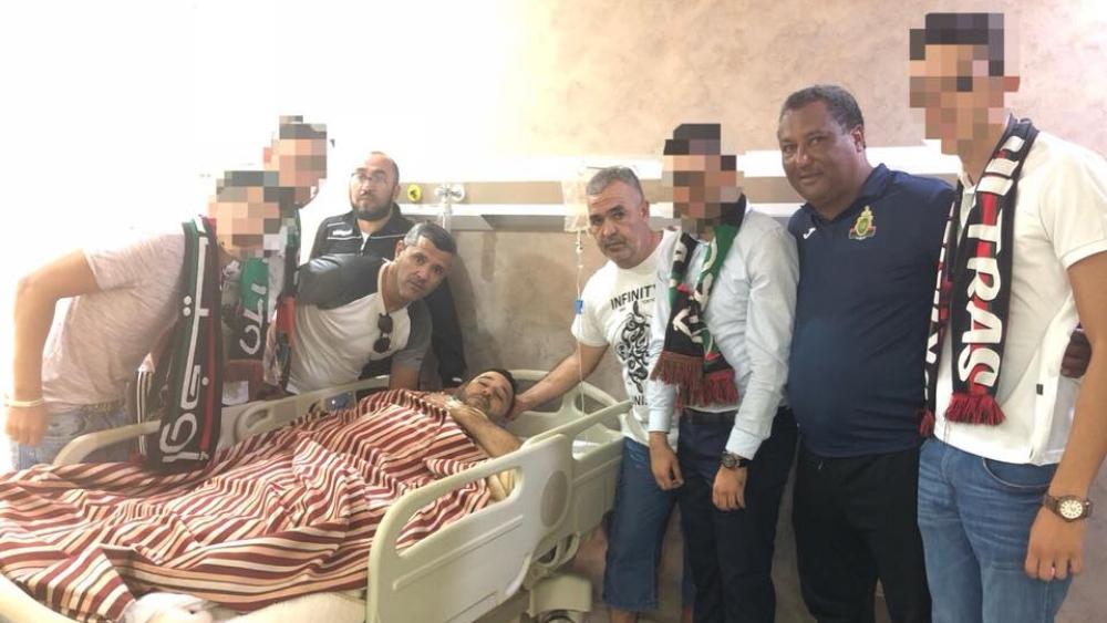 أعضاء"أولترا عسكري" يزورون الحضريوي بعد العملية الجراحية ويصفونه بـ"اليسرى السحرية"