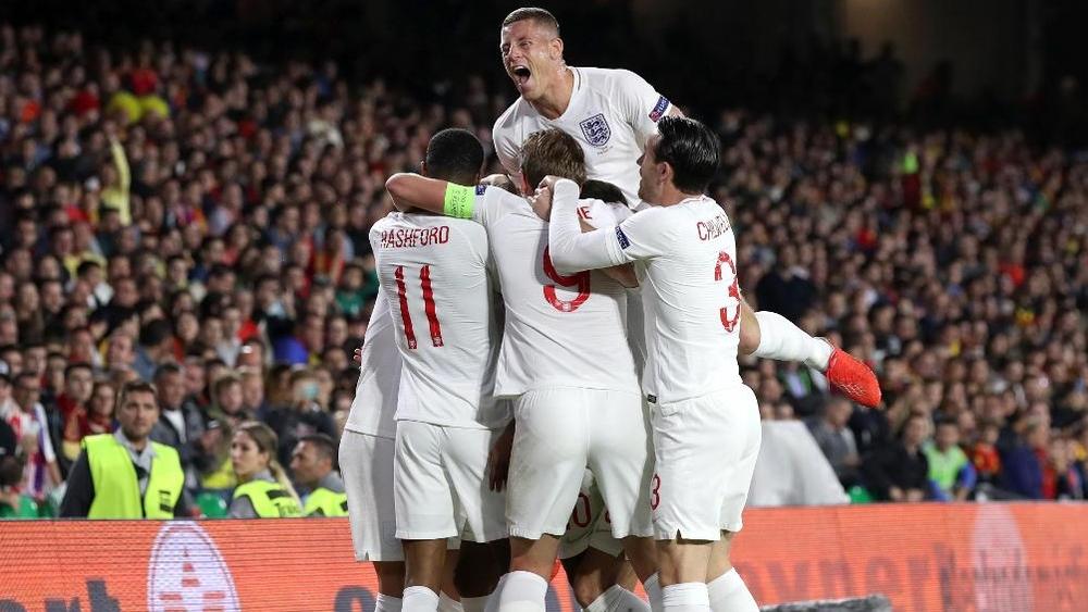 لاعبو إنجلترا يبدون سعادتهم بقهر إسبانيا عبر "إنستجرام"
