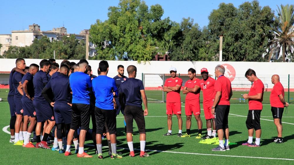 جيرار يؤكد عزم الفريق على تحقيق نتيجة جيدة أمام مولودية وجدة و كومارا يكشف عن سر النجاح