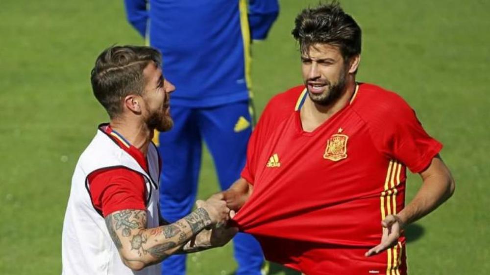 بيكيه وراموس.. من التألق إلى التعرض للانتقادات