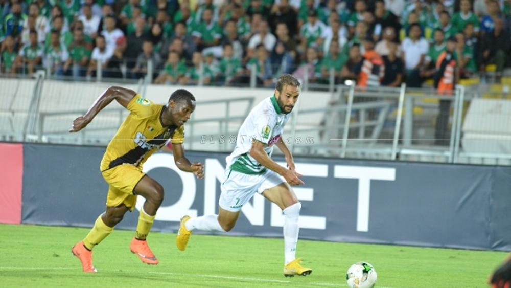 الكاف تعين حكما غابونيا لقيادة مباراة الرجاء أمام إنييمبا