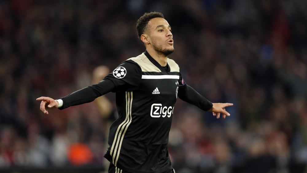 مدرب أياكس: "مزراوي يبدو جاهزاً للقاء بنفيكا"