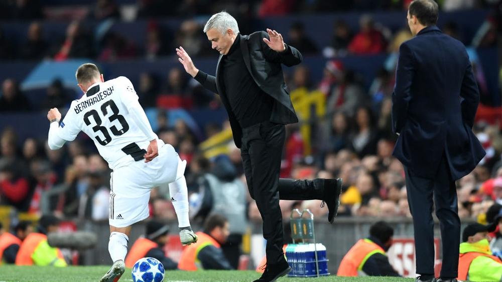 المطالب تتصاعد بإقالة "مورينيو" بعد تصريحه الأخير