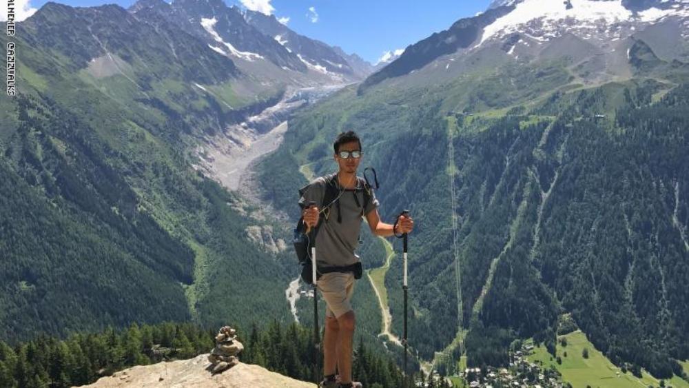 سعودي يمشي 4 آلاف كيلومتر من المكسيك إلى كندا