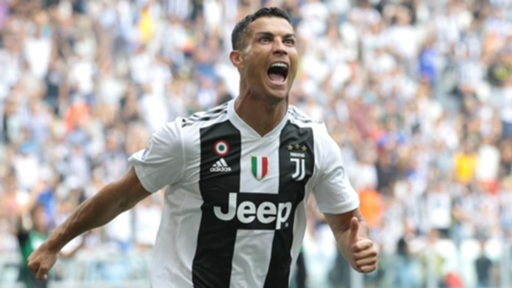 رانييري: "رونالدو يسير على خطى مارادونا"