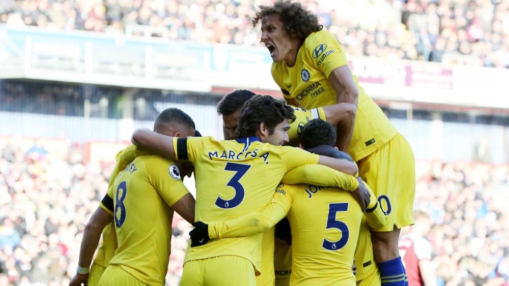 ديفيد لويز: ساري قادر على قيادة تشيلسي للرباعية