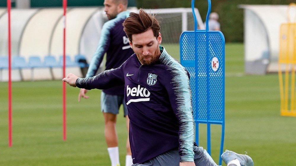 ليونيل ميسي يعود إلى التداريب