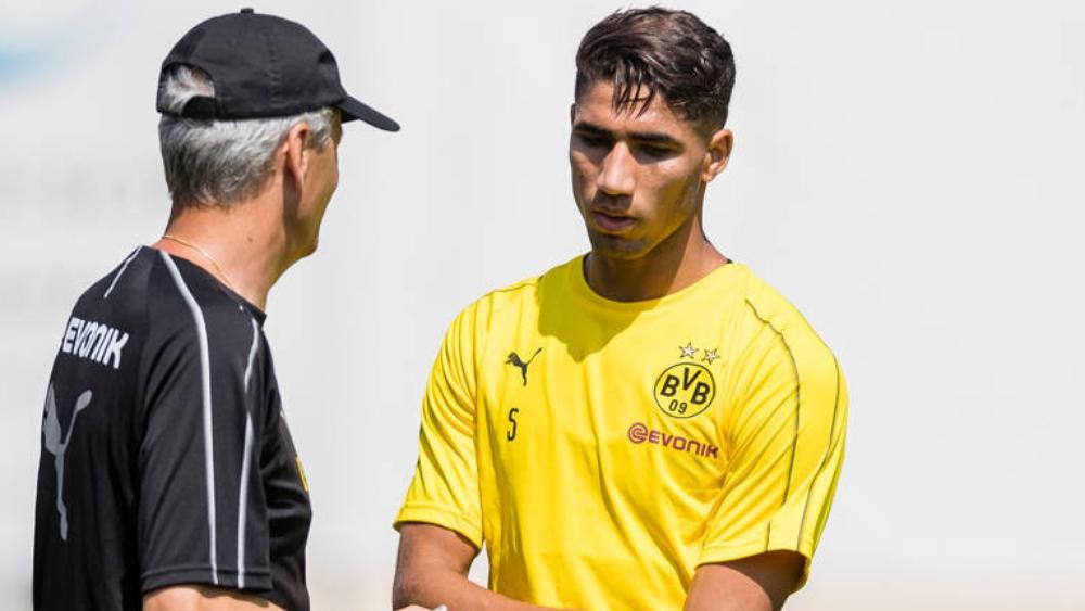 حكيمي يحافظ على رسميته مع بوروسيا دورتموند