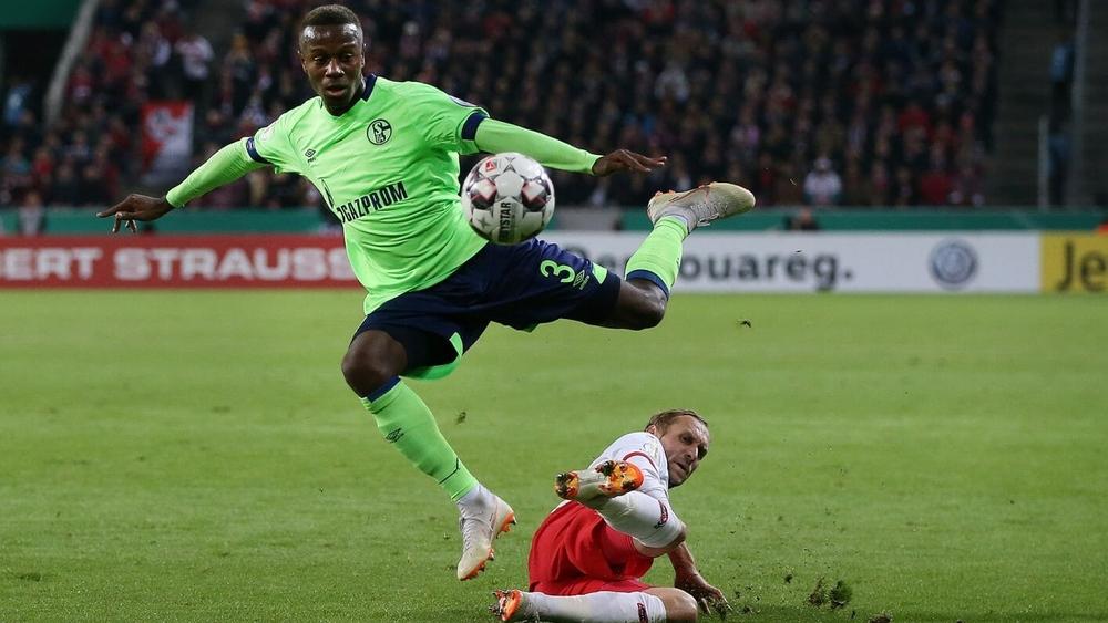 شالكه04 يُعلن ابتعاد منديل عن الملاعب لأربعة أسابيع