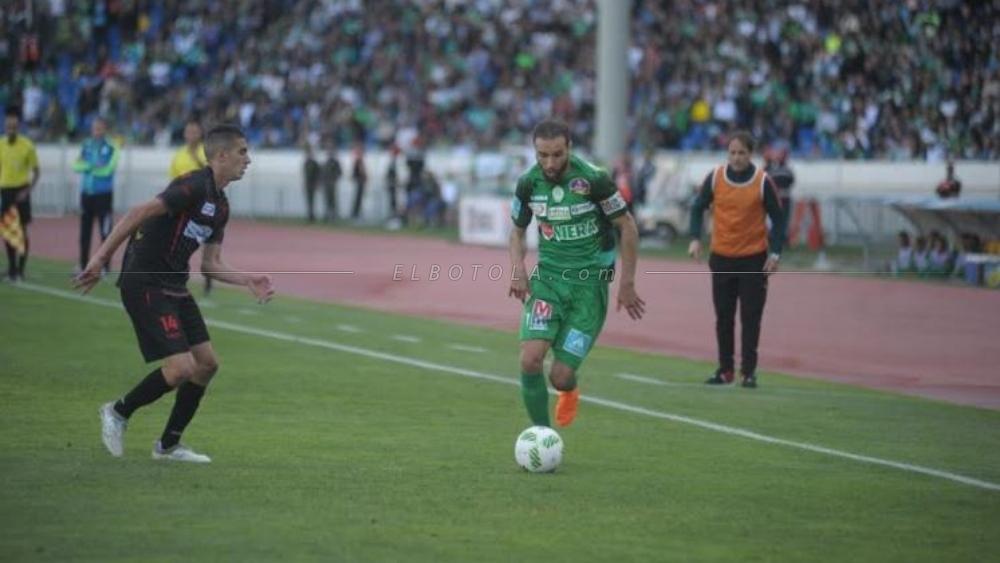 الرجاء بقميصها الأخضر في مباراة الكأس و الوداد الفاسي بالأسود