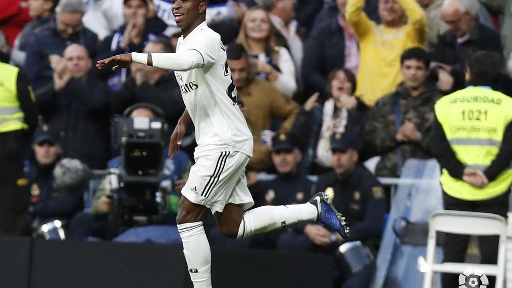 "الصاعد" فينيسيوس يُعبِّد طريق الفوز لريال مدريد على بلد الوليد