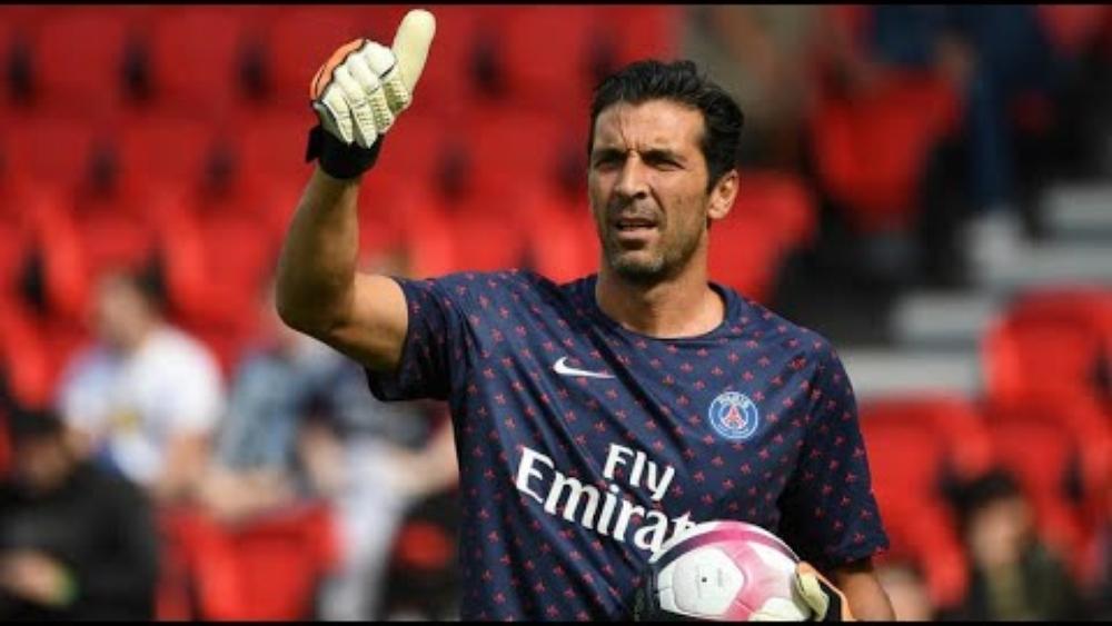 بوفون: "برشلونة المرشح الأول للفوز بدوري الأبطال"