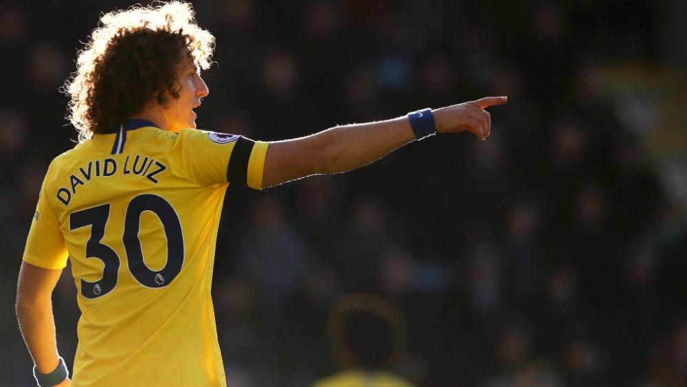 برشلونة يكشف حقيقة مفاوضاته مع ديفيد لويز