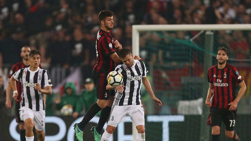 'السيري آ': قمة الجولة 12 بين ميلان ويوفنتوس