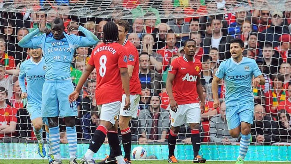 بالوتيلي يسخر من مانشستر يونايتد بعد خسارة الديربي