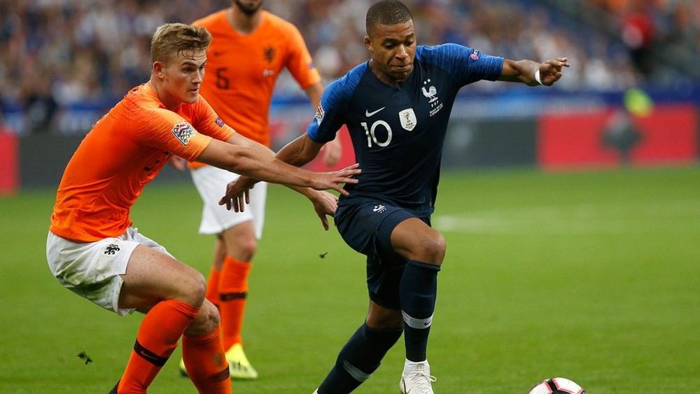 فرنسا لخطف نقطة من هولندا تضعها في نصف نهائي دوري الأمم الأوروبية