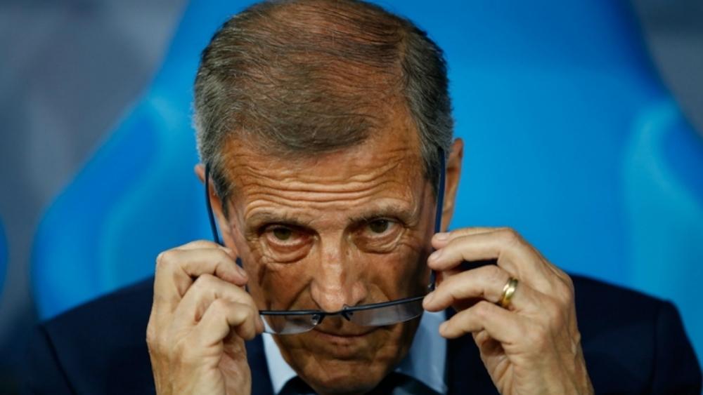 تاباريز غير راضٍ على أداء الأوروجواي أمام البرازيل