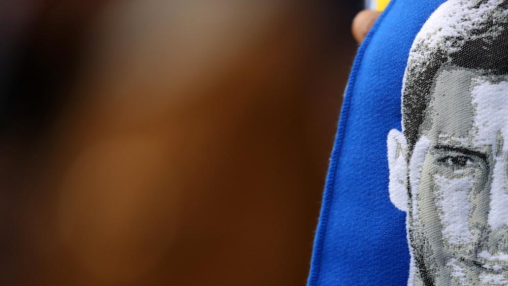 سولاري يطلب شاب عمره 21 عامًا بدلاً من هازارد!