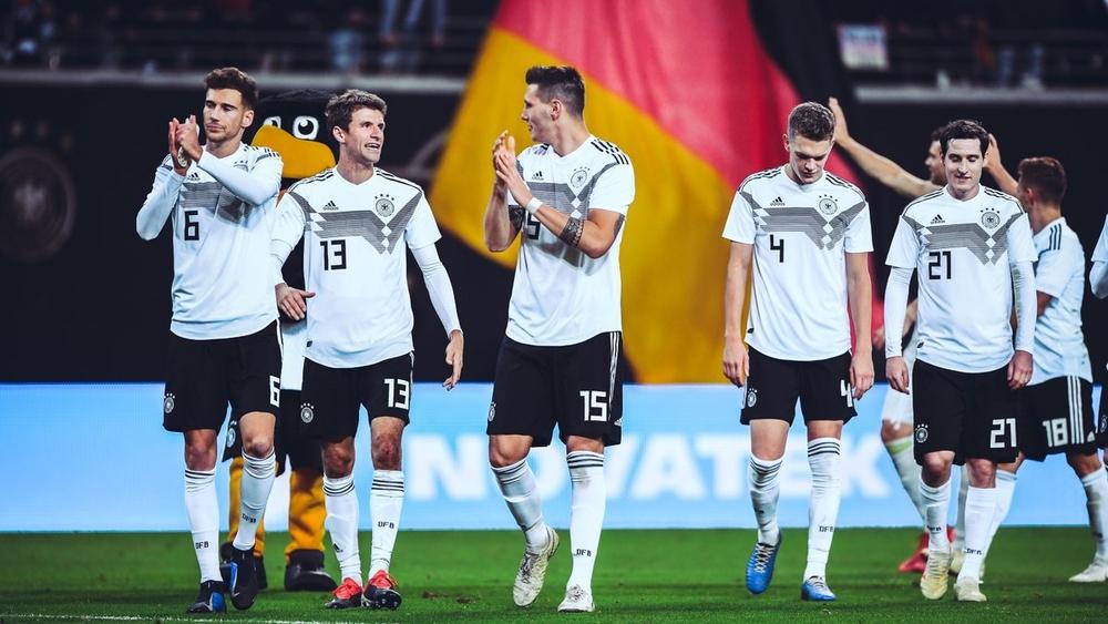 منتخب ألمانيا يتطلع للثأر أمام طواحين هولندا