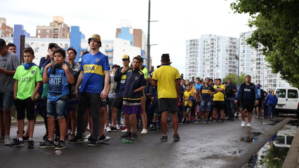 جماهير بوكا تتقاطر على مدرجات "لا بومبونيرا" لرفع معنويات اللاعبين