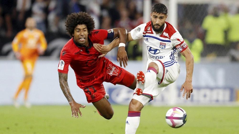 ليون يستقبل سانت إتيان بصفوف مكتملة