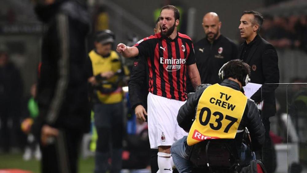 غونزالو هيغواين يمثل أمام محكمة الاستئناف