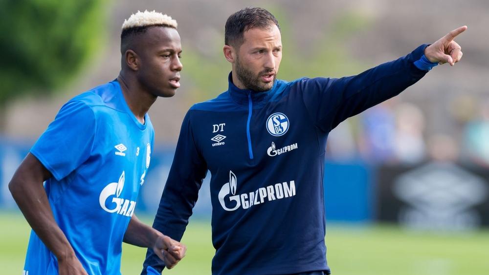 منديل يعانق الرسمية من جديد، وحاريت في مقاعد البدلاء