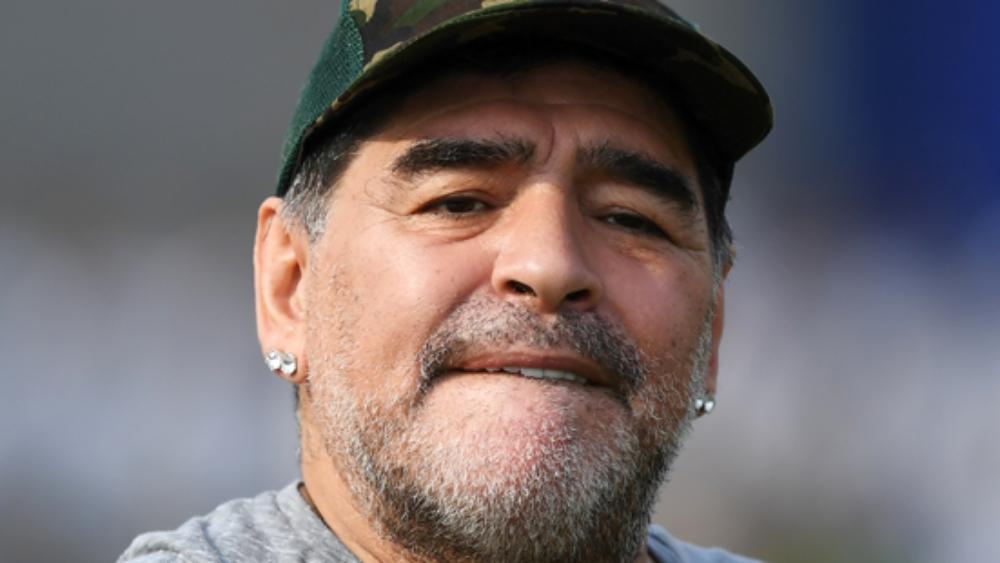 مارادونا يهاجم كونمبيول بعد نقل النهائي إلى مدريد