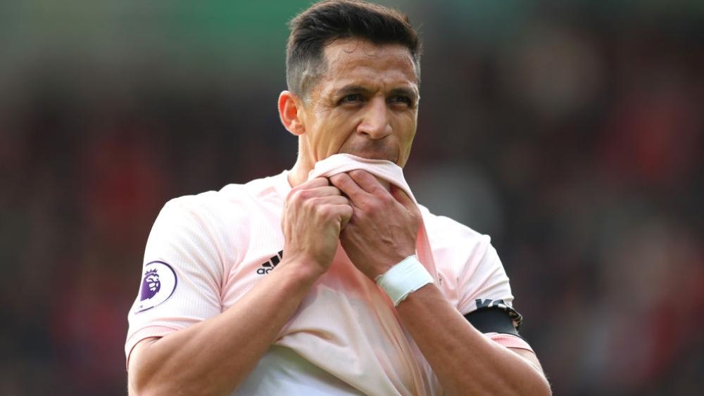 أليكسيس سانشيز يتعرض للإحراج داخل تدريبات مان يونايتد