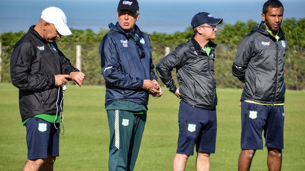 "فيلود هوبير" يعود لقيادة الدفاع الجديدي في مواجهة المغرب التطواني