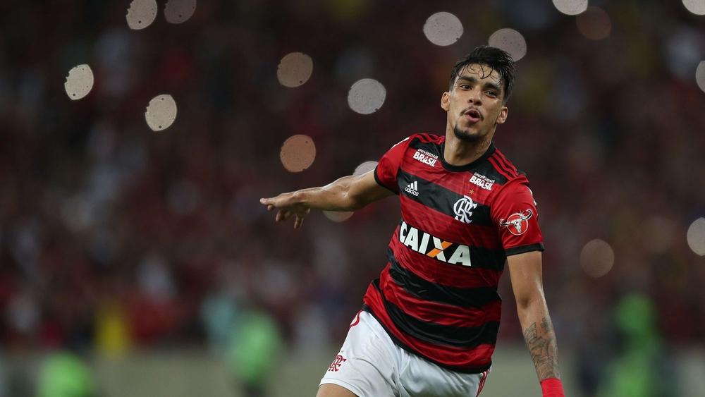 لاعب فلامينغو في إيطاليا تمهيدا للتوقيع في كشوفات ميلان