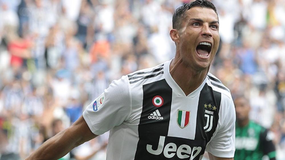 تاجر مخدرات يستعين بصورة كريستيانو رونالدو لترويج بضاعته