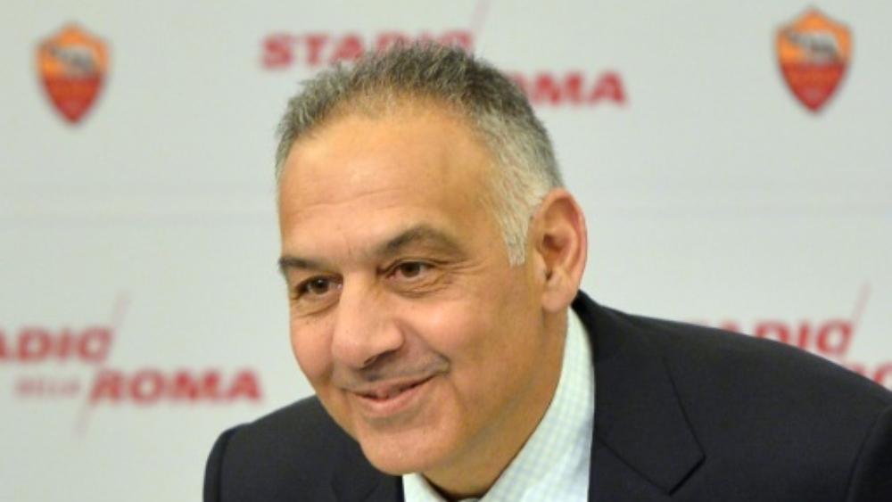 لافتات معادية لرئيس روما في أنحاء العاصمة