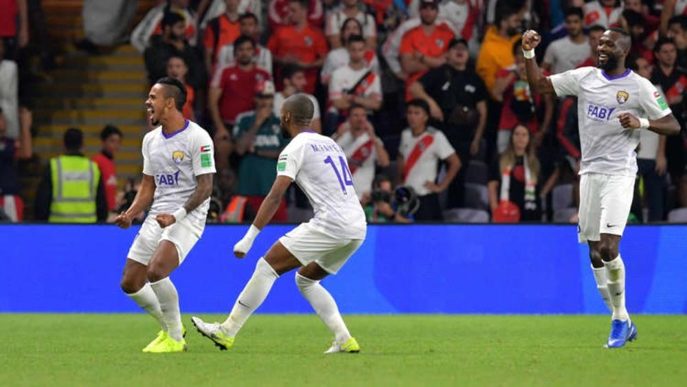 برج خليفة يتزين بشعار العين بعد بلوغه نهائي مونديال الأندية