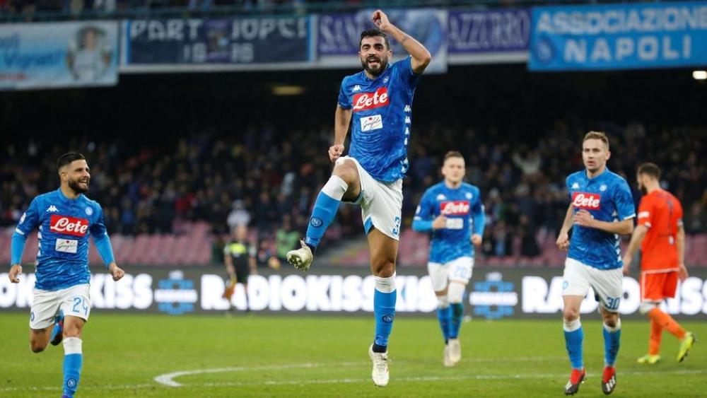 نابولي يضغط على يوفنتوس بالفوز على سبال