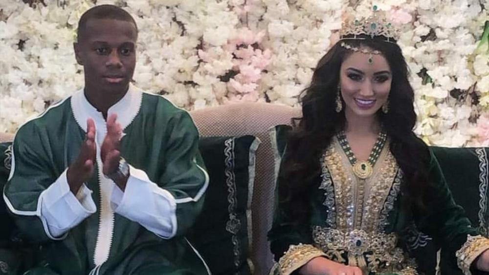 حمزة منديل "عريس الليلة" في الدار البيضاء