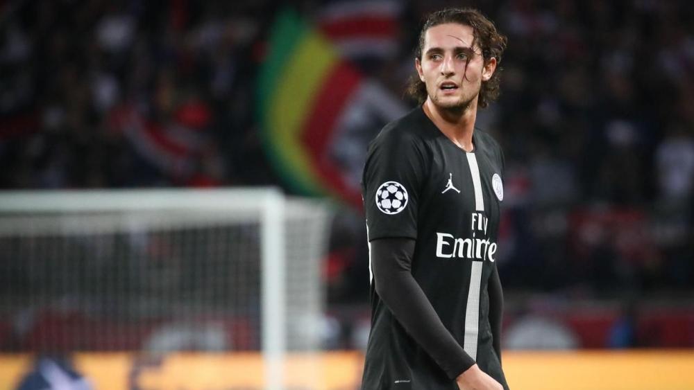 برشلونة يصدر بياناً حول أدريان رابيو