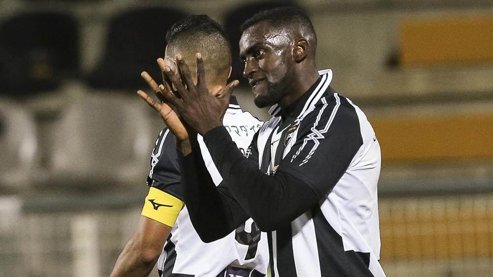 مارتينيز يكشف معاناته: "لا أستطيع التدرب 2 أو 3 أيام تواليا"