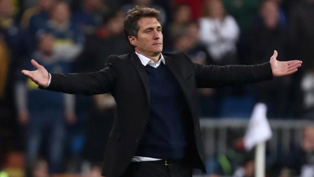 لوس أنجليس جالاكسي يتعاقد مع مدرب البوكا السابق