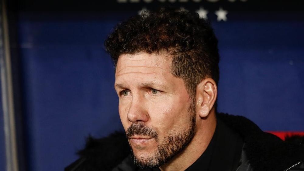 سيميوني حائر قبل اختيار تشكيله لمواجهة إشبيلية