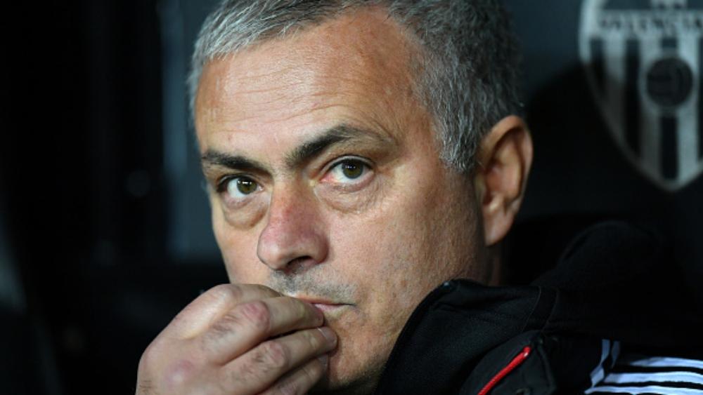 مورينيو يتلقى العرض التدريبي الأول بعد الرحيل عن اليونايتد