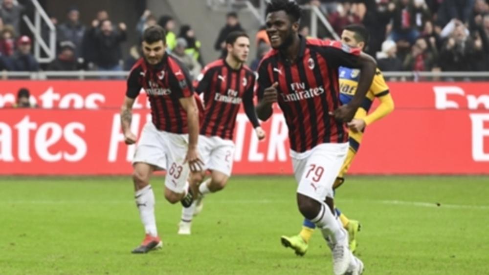 ميلان يتبع سياسة جديدة في التعاقدات